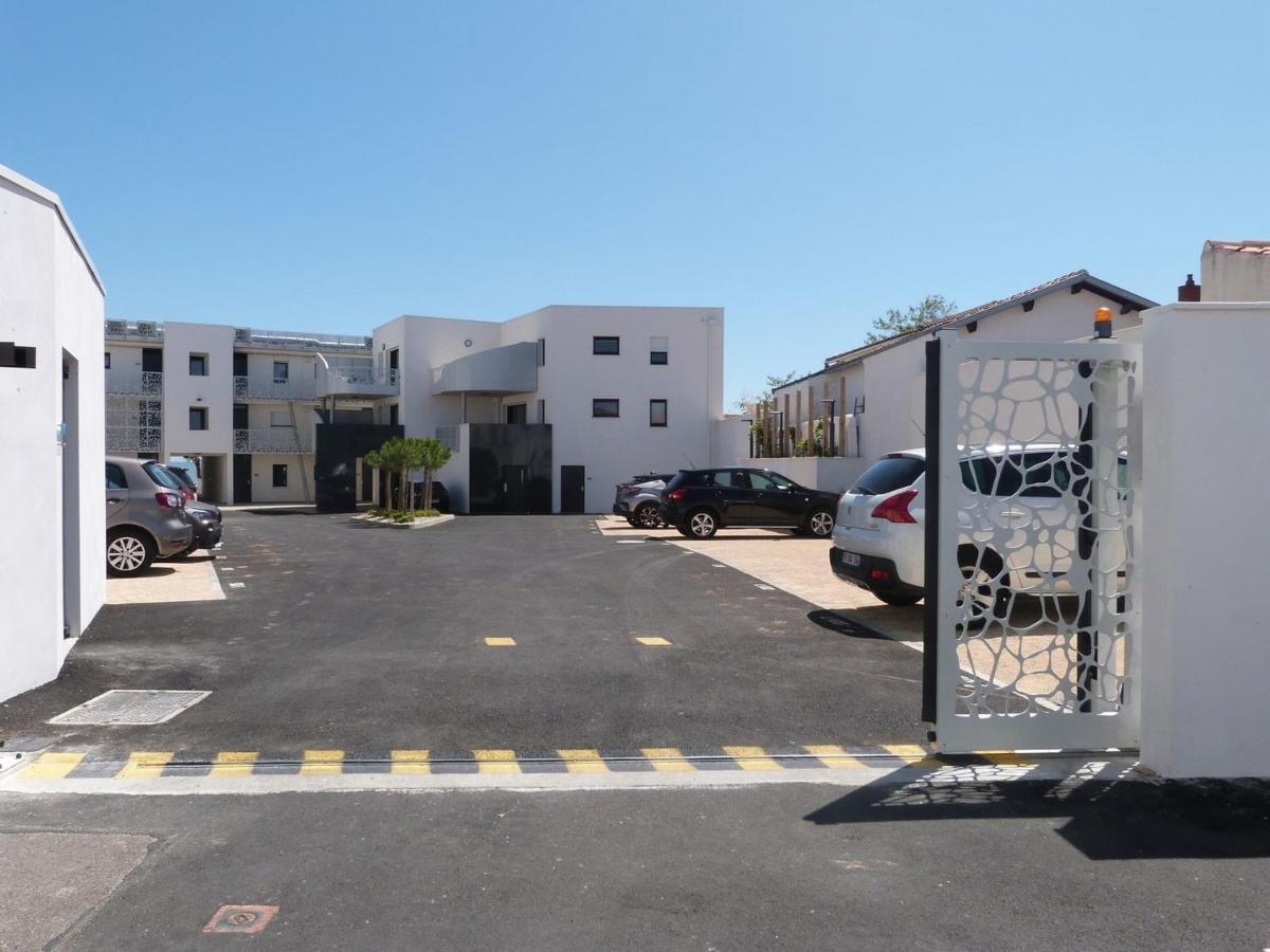 Appartement Plage, Piscine, Balcon, Animaux, Parking - Fr-1-194-201 La Tranche-sur-Mer Exteriör bild